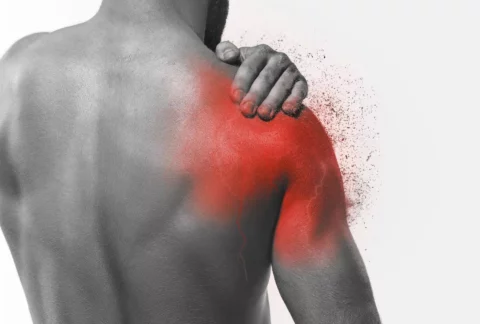 Zespół zamrożonego barku. Jak fizjoterapia pomaga w odzyskaniu ruchomości?