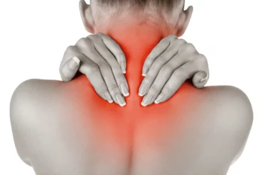 Sztywność karku po nocy. Przyczyny, mechanizmy powstawania i skuteczne metody leczenia