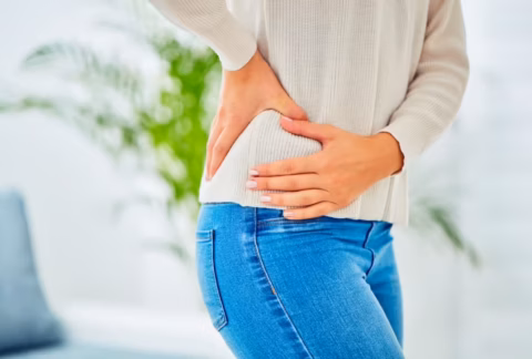 Ból biodra podczas chodzenia - możliwe przyczyny